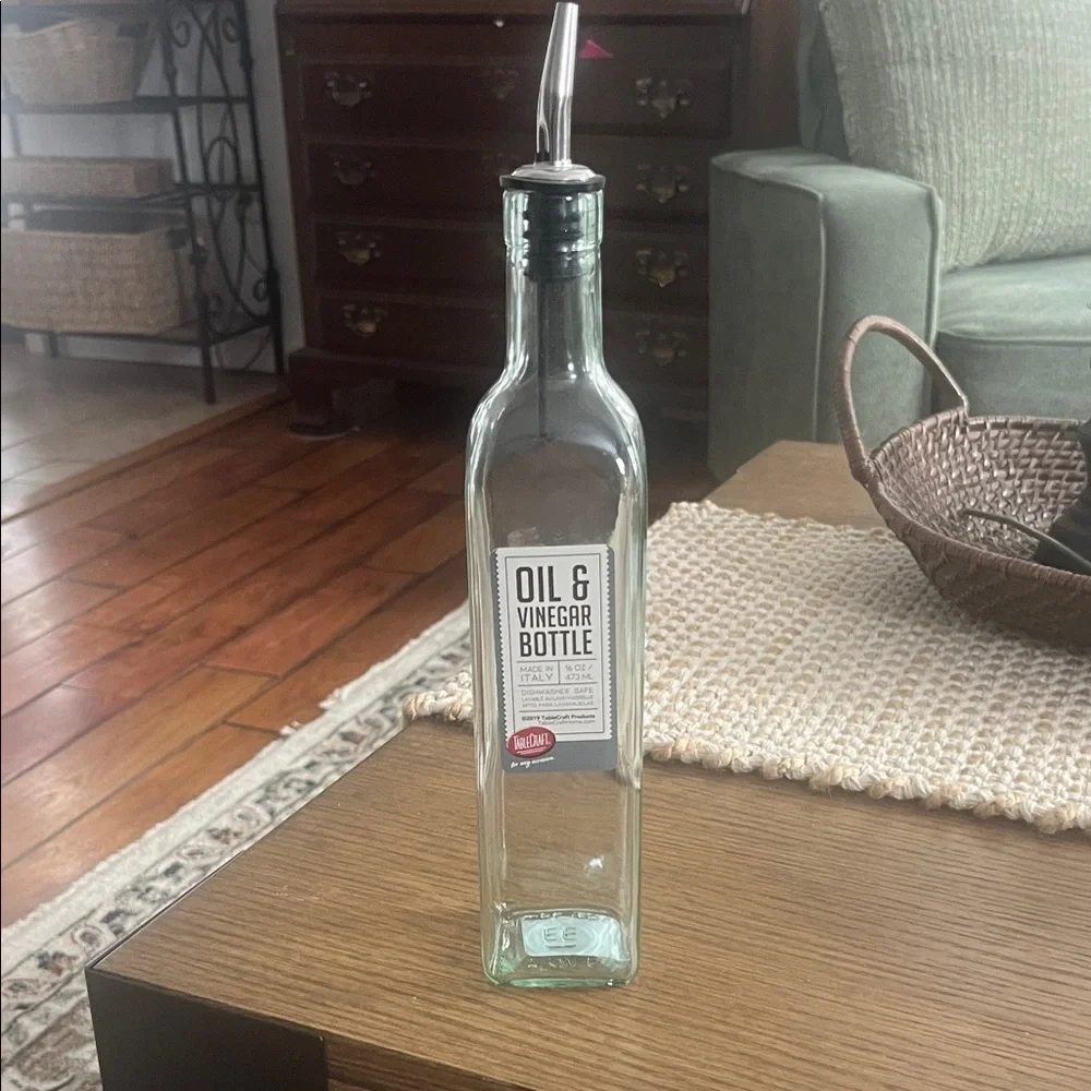 Clear Glass Oil & Vinegar Bottle with Pourer